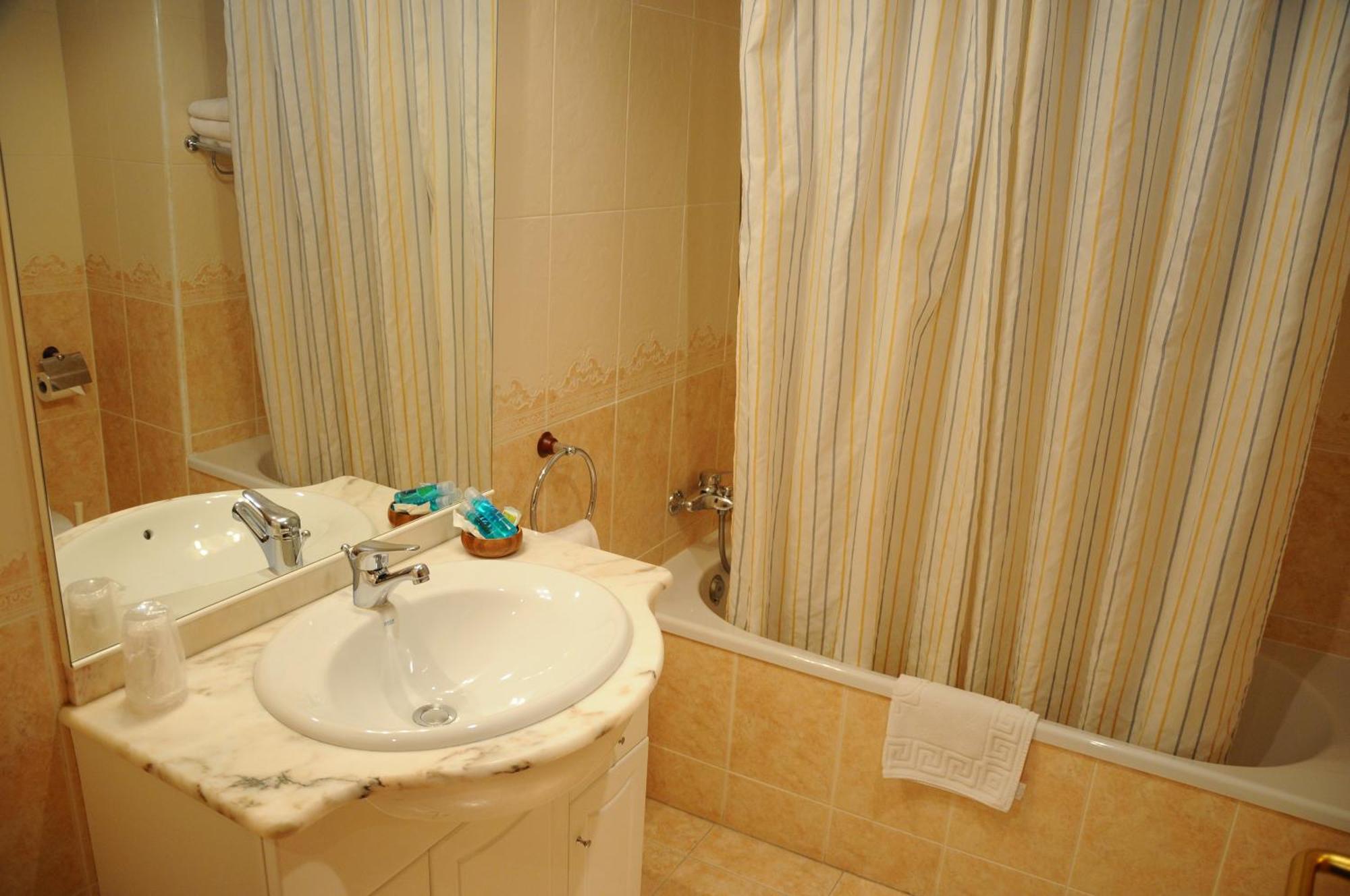 Hotel Arnal Escalona Extérieur photo