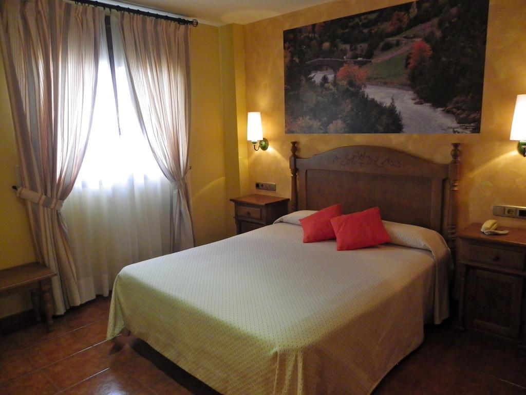 Hotel Arnal Escalona Extérieur photo